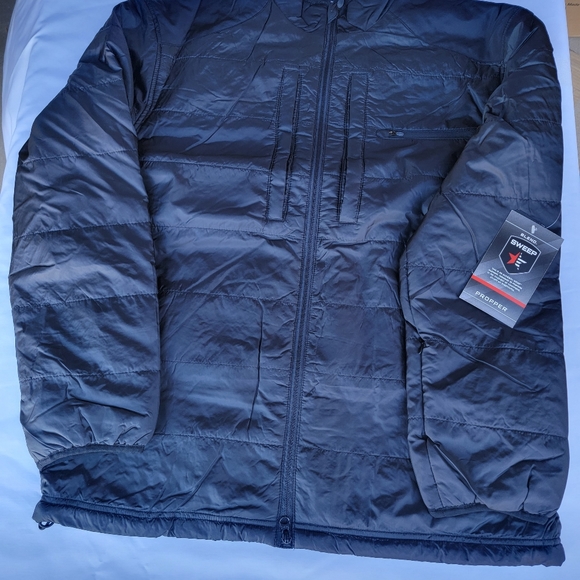 Propper Puff Jackets. Black. Zip closure with magnetic pocket closure. - Picture 3 of 6